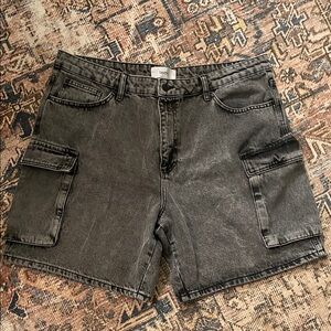 Men's Dark Gray Cargo Shorts